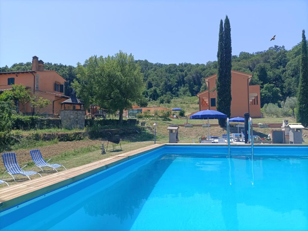 Agriturismo Regno di Toscana, esterno e piscina tra le colline